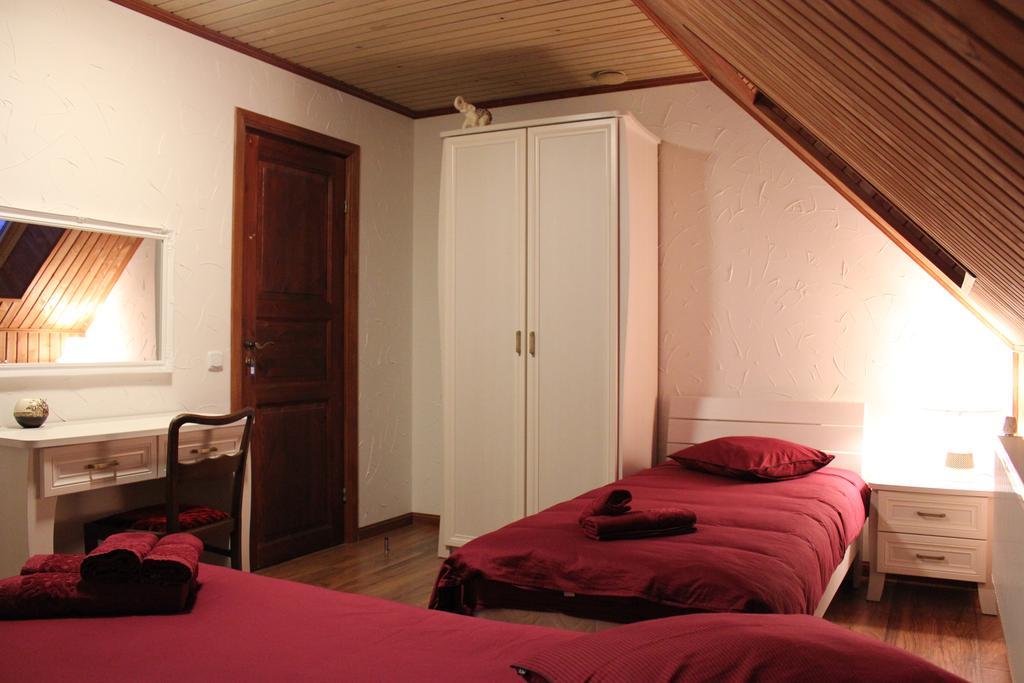 Krapi Guesthouse Treimani Cameră foto